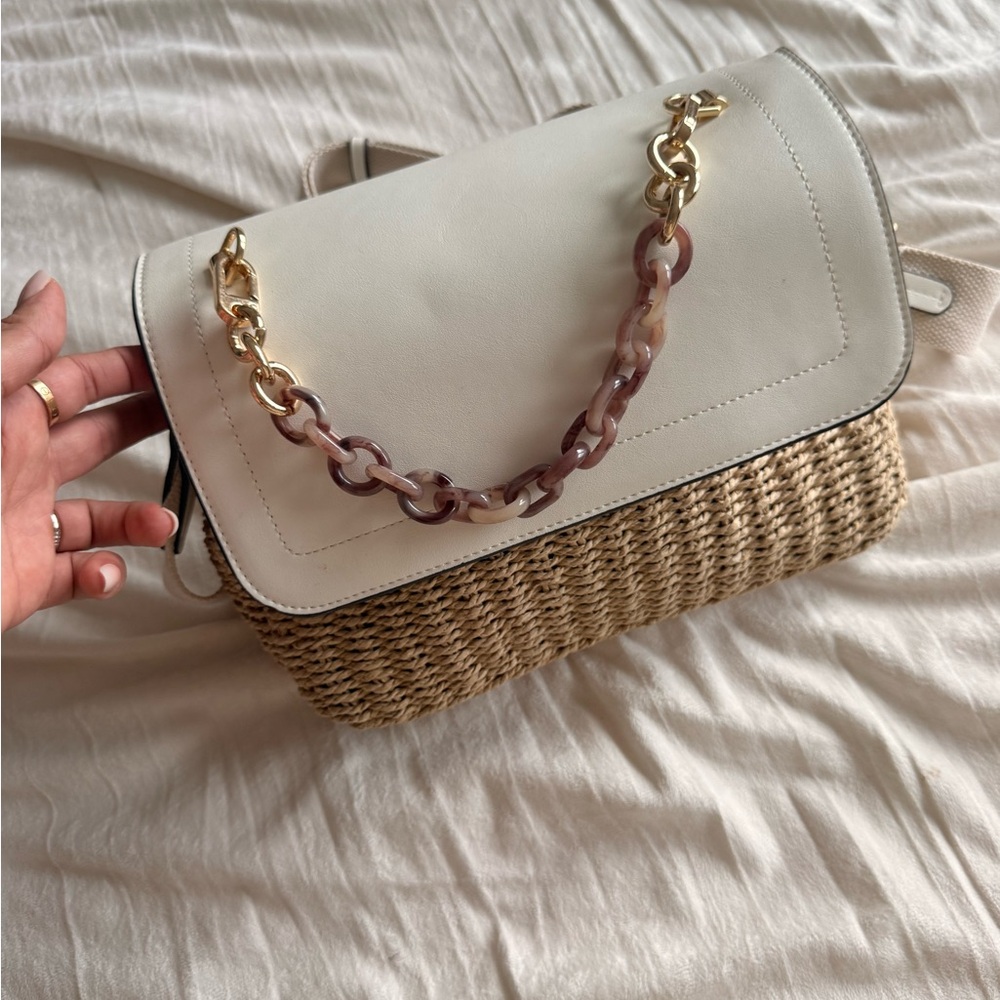 Elegant Cream and Tan Woven Shoulder Bag